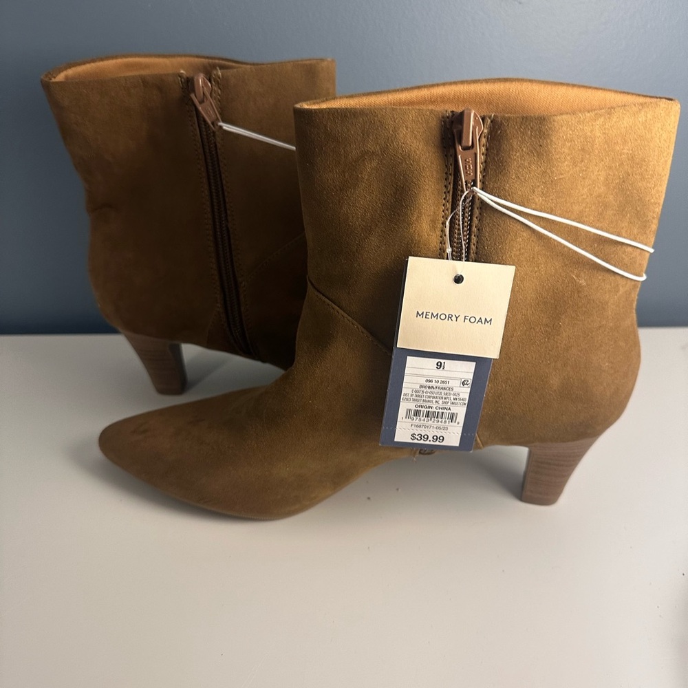 NWT Brown Booties 9.5M